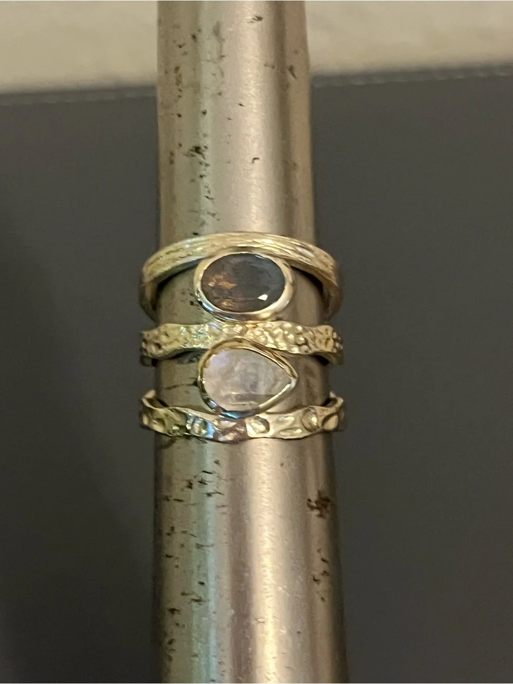 N/A elegant gold